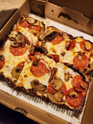 Medium build-your-own pizza