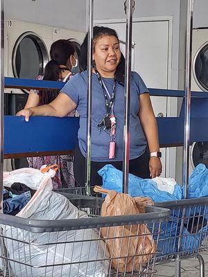 Patrons beware her customer service is HORRIBLE!