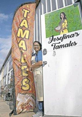 Bienvenidos a Josefinas tamales !!
( WELCOME TO JOSEFINA'S TAMALES )
