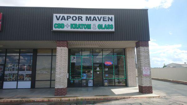 VAPOR MAVEN Store front.