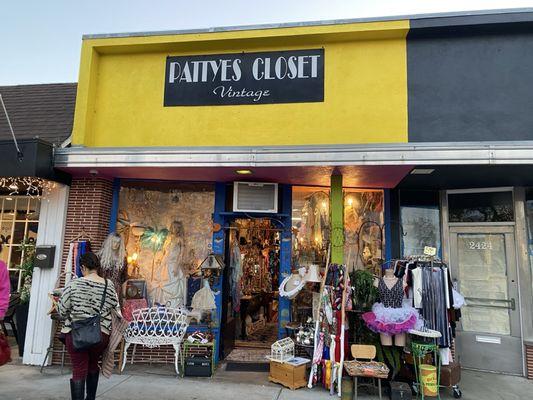 Pattye's Closet Vintage