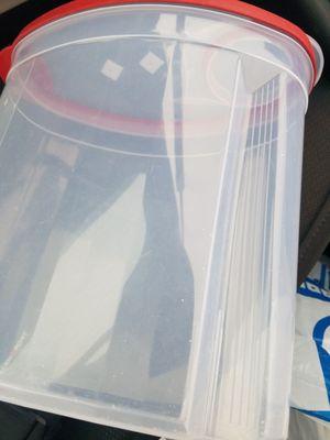 Not a good photo, however this container sells for 14.99 at another well named store, goodwill price .99 cent new