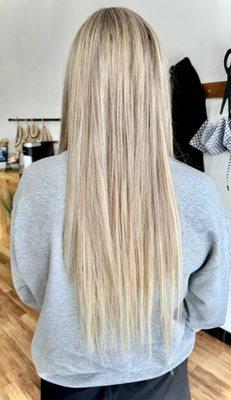 22 inch extensions with a full head of babylights