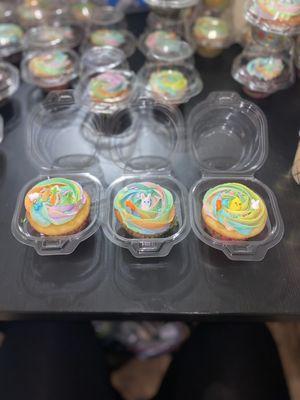 Cupcakes & cakes by K . Smith