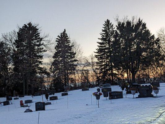 Maple Knoll Cemetery