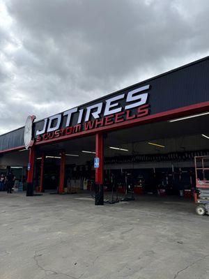 JD Tires & Custom Wheels