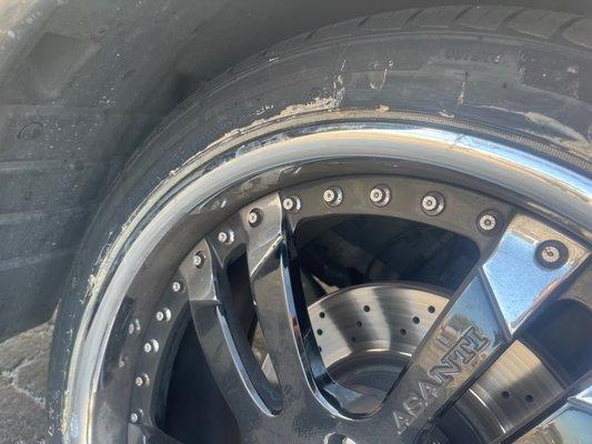 Never have I been to a tire/rim shop lets you leave out with gunk on your tires (bad professionalism for a shop who prides on selling rims)