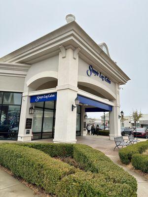 Huge corner jewelry store