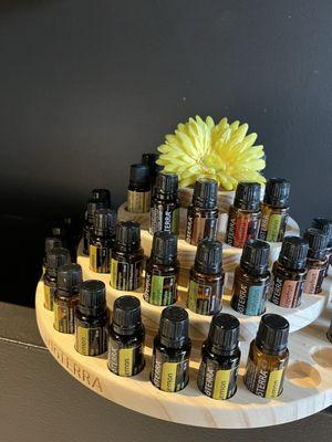 Essential oils used in services.