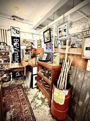 BGVintage located at Creekside Antiques, Downingtown Pa