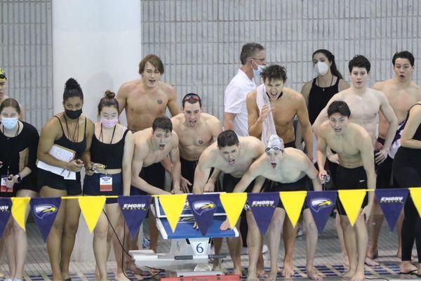 WashU 800 Free winning Relay at UAA Champs