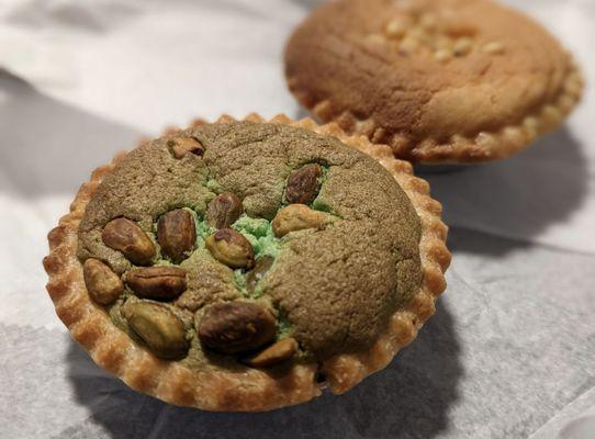 Pistachio and pignoli tart
