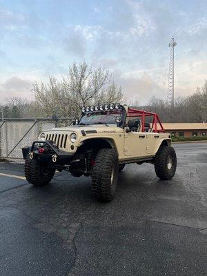 Genright Cage, PRP Seats, Currie Axles, 40" Tires