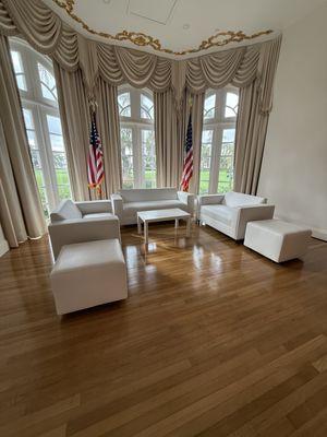 Super elegant set up !