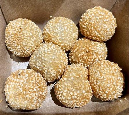 Fried sesame balls