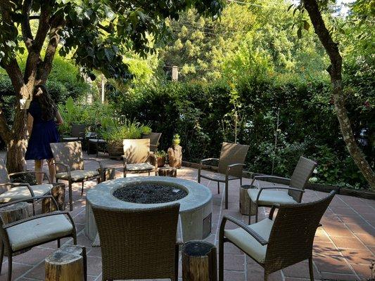 Courtyard fire pit