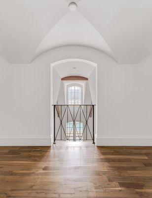 We excel in selling custom-built, estate, historic, and architecturally inspiring homes.