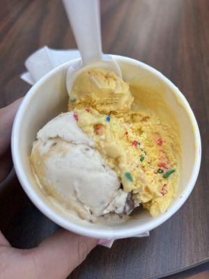 Reese's Peanut Butter Caramel and Cupcake Mini Scoops of Ice Cream