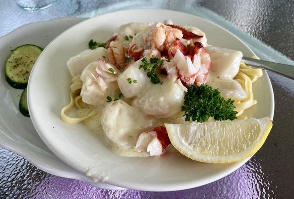 Seafood Alfredo