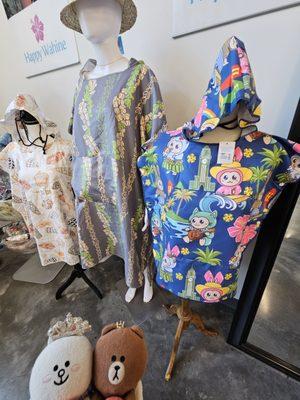 We saw this Hawaiian Labubu print at the Ala Moana Center location... we kinda like it...