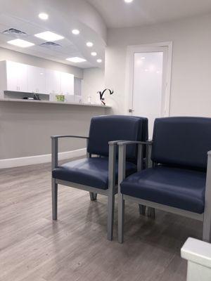 1/4 of the spacious waiting room.