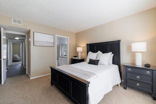 Cross Creek Apartments