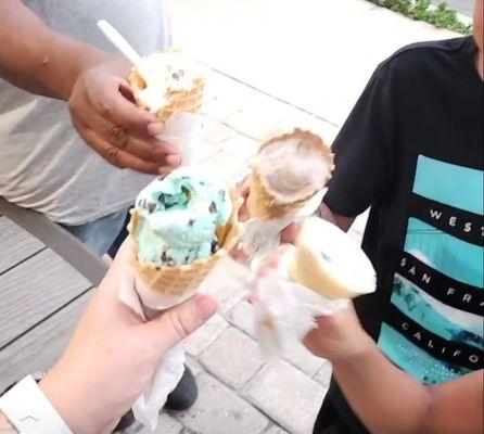 Notice the mint ice cream? I hadn't touched it yet. He put one tiny scoop on the inside and not even a full size scoop on the top.