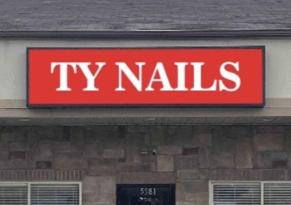 Nails shop in Hamilton Ohio 45011
