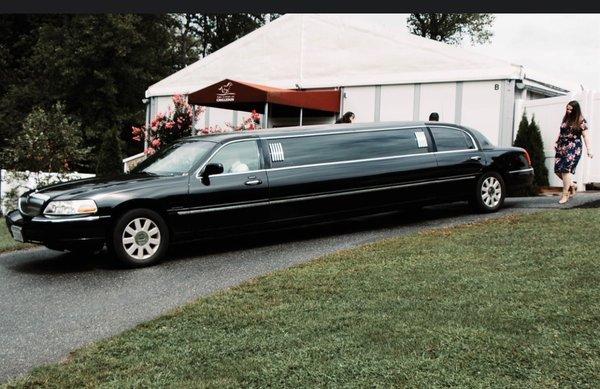 Bob's Limousine and Sedan Service