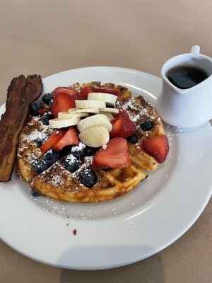 Waffle with fruit and bacon