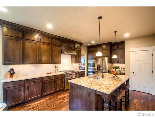 Angie Diaz- Avenue Properties