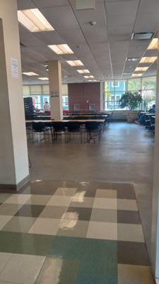 Breakfast 7am-8am
Lunch 11am-12pm