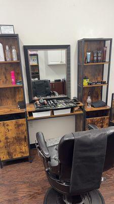 Salon station of the suite