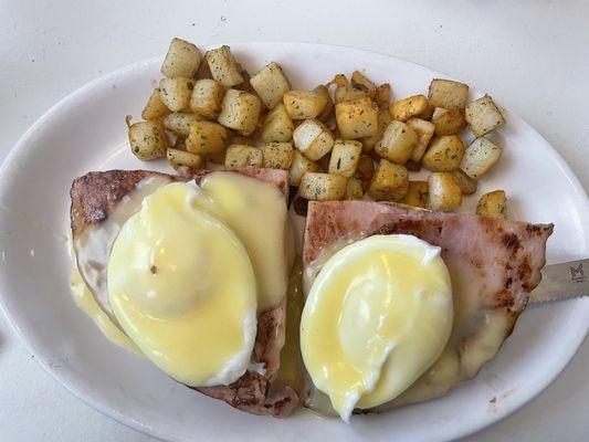 Eggs Benedict (made with ham steaks!)