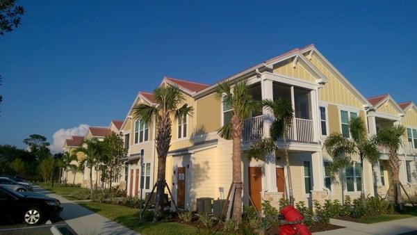 A corner view of an apartment building.