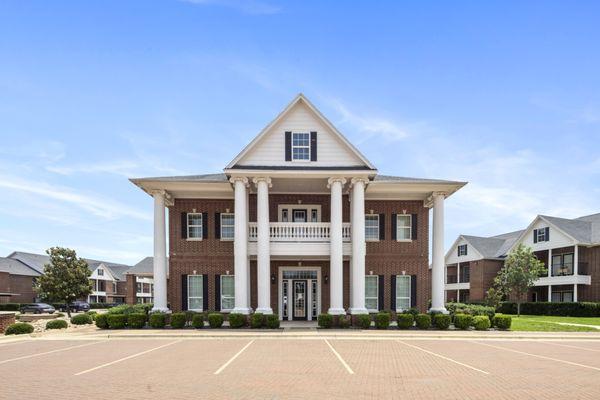 Colonial Crossing Apartments