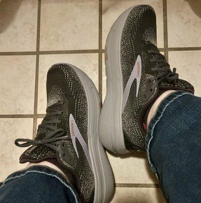 New fabulous Brooks. My feet are so happy!