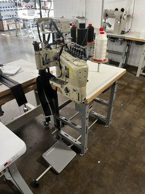 4 needle 6 thread neoprene sewing machine