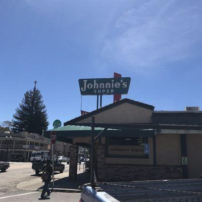 Johnnie's Super Market