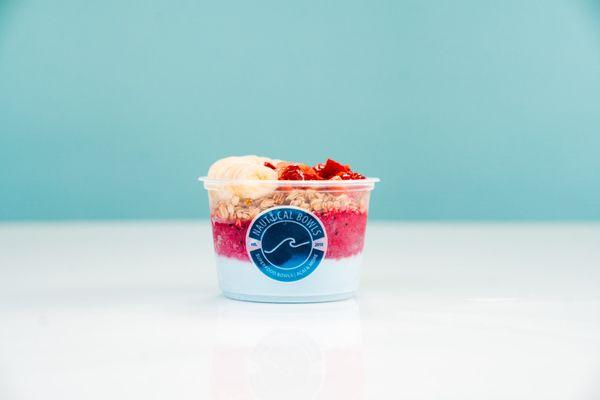 Sunrise Bowl - Blue Majik, Pitaya, Granola, Branan, Strawberries, Honey