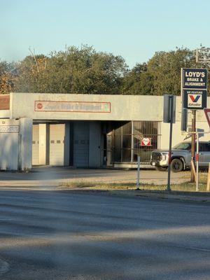 Loyd's Brake & Alignment