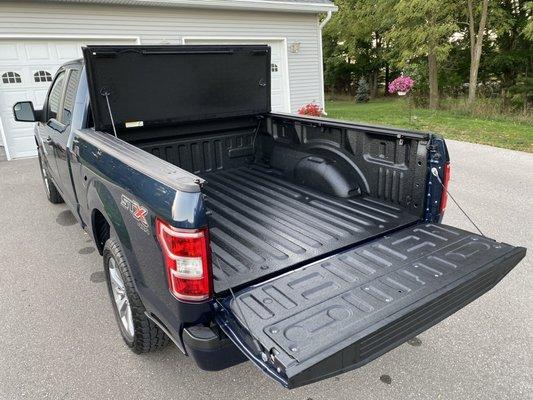 Larry's Collision & Truck Stuff