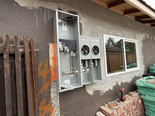 W Universal Construction