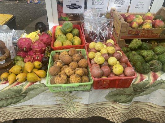 Exotic fruits from their own farm