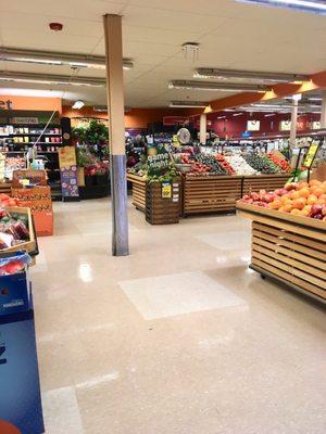 Hannaford West Sand Lake NY. Small store, clean and well kept.