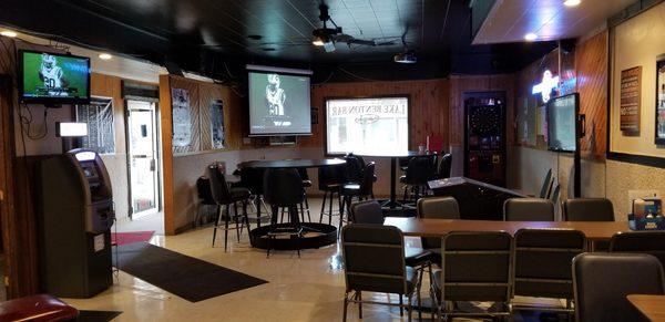Plenty of big tables with lots of TVs large and small to watch your favorite sports.