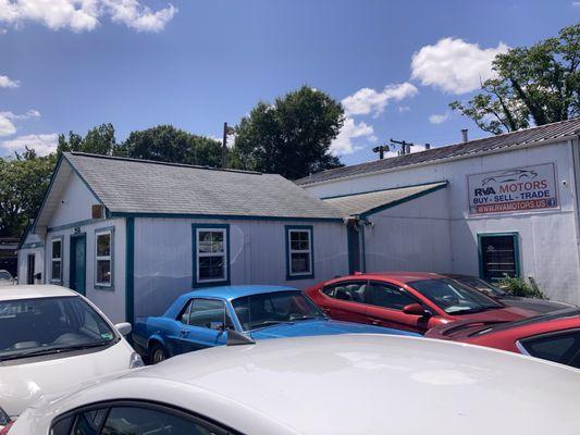 Modest business office