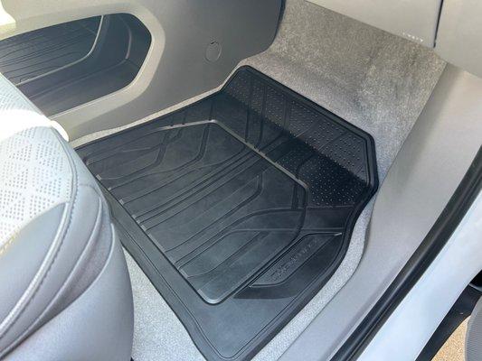 Hugo's Mobile Auto Detailing Carwash & Carpet