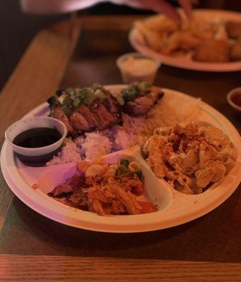 Teriyaki chicken: includes kimchi, sauce and side dishes of choice. Fish o filet: includes fries and sauce.