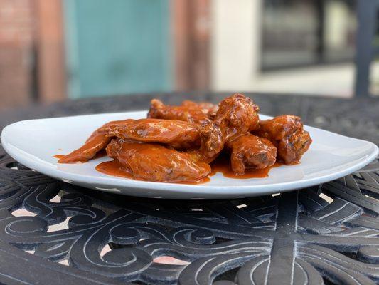 Wingssssssss. I have a picture of the empty plate from 15 minutes later! Watch for it!